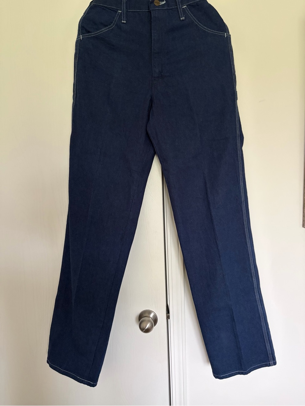 Wrangler High Rise Women's Jeans in Dark Blue with Contrast Stitching